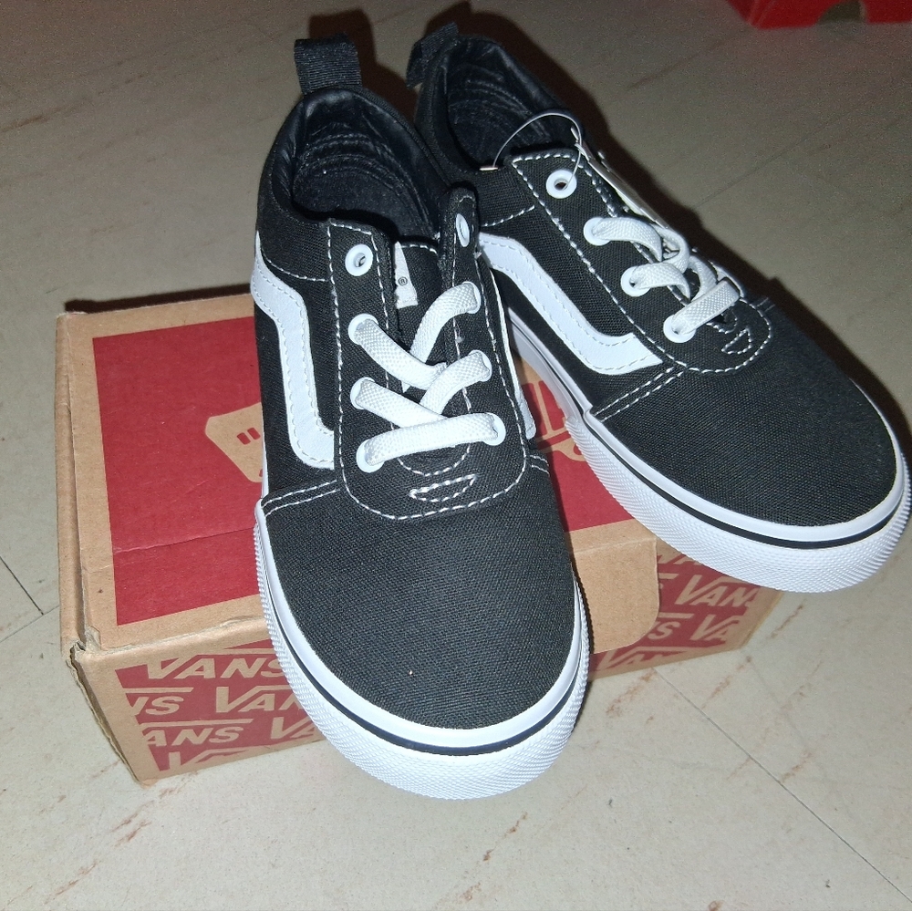 Vans Kids Classic Black and White Sneakers SIZE 10 TODDLER